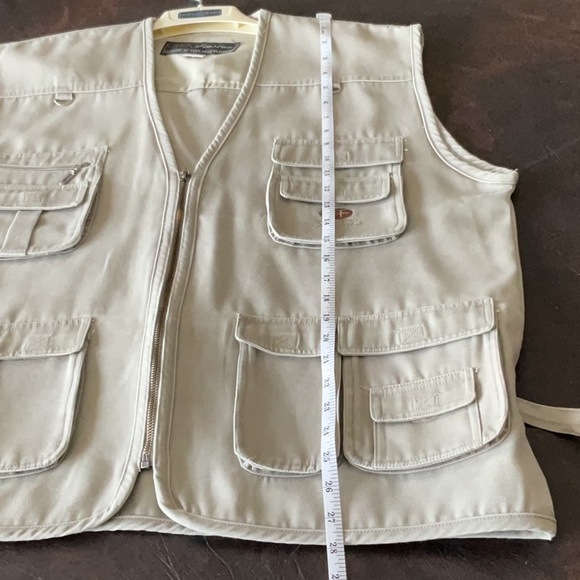 Fishing Hunting or Travel Vest - Picture 13 of 13